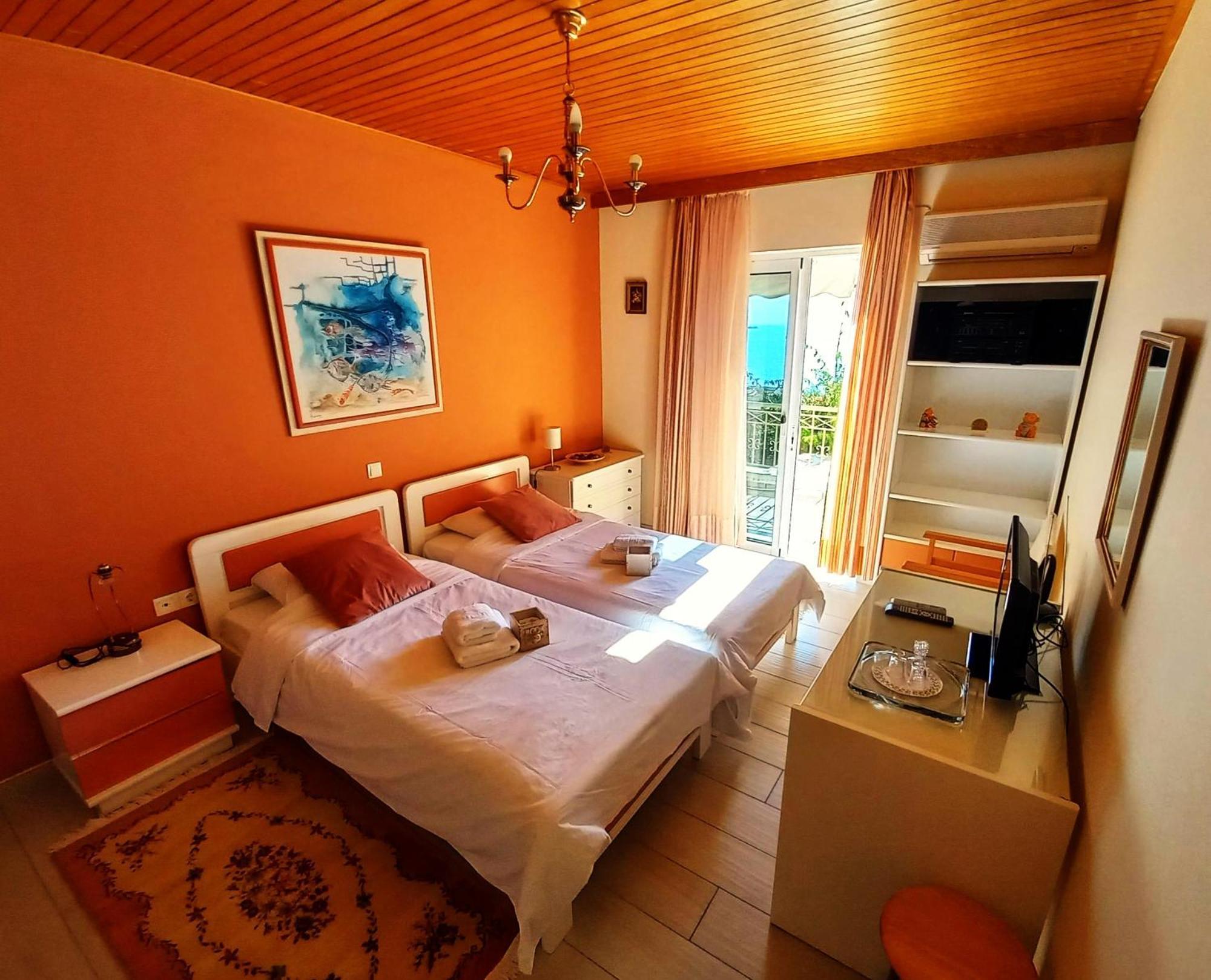 Villa "Eva" - Entire Beachfront Holiday Home - 4S Agia Marina  외부 사진