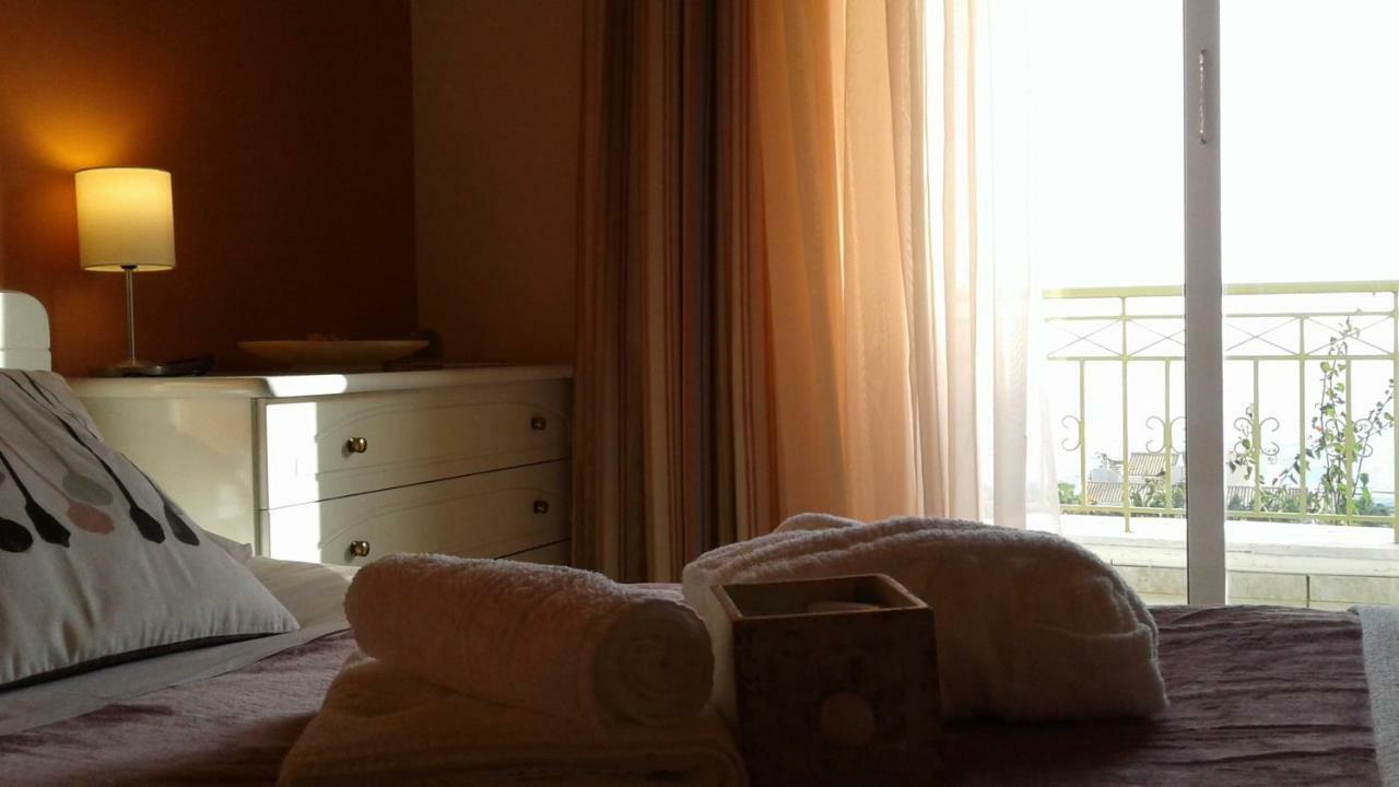 Villa "Eva" - Entire Beachfront Holiday Home - 4S Agia Marina  외부 사진
